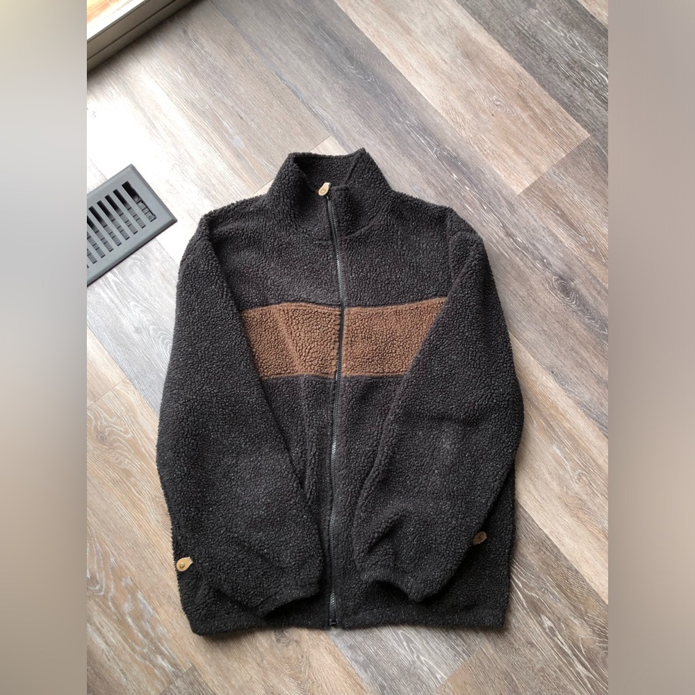 Cherokee Men’s Fleece Zip-Up Sweater in Black and Brown Size M
